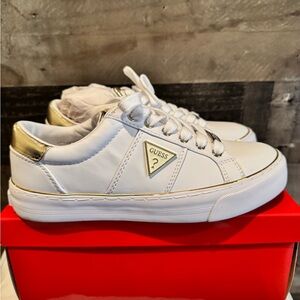 GUESS Women's White and Gold Sneakers